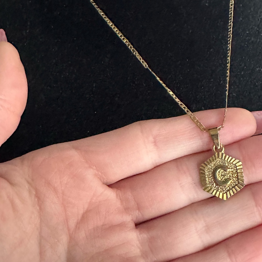 Gold Pendant Necklace